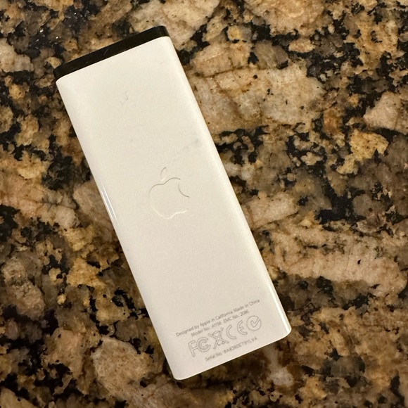 Apple Remote - Picture 2 of 2